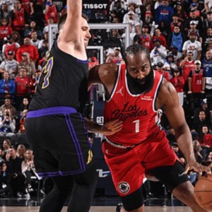 世界杯高清观看-抢戏！湖人险26分逆转，詹姆斯历史第1，哈登21中6，伦纳德创纪录